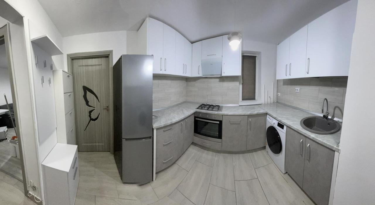 Home Sweet Home Apartment With 3 Rooms Buzau Exterior foto