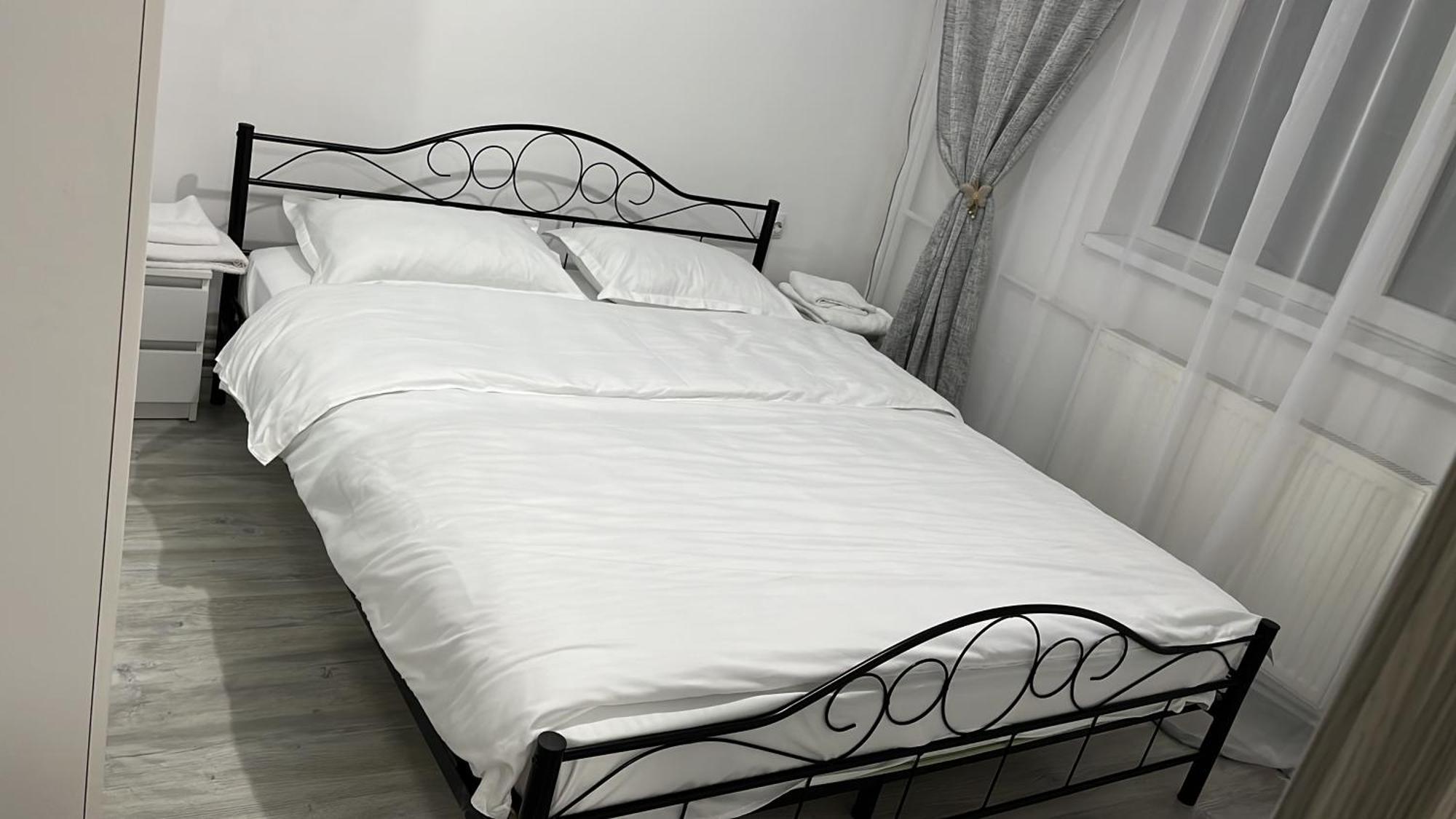 Home Sweet Home Apartment With 3 Rooms Buzau Exterior foto